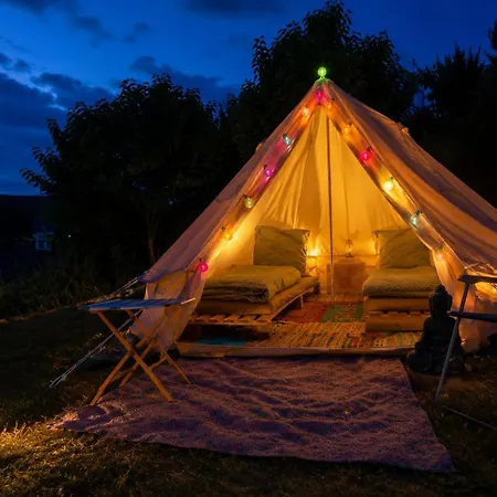 Luxury tent Travel Sleep & I Schlafen Im Jurtenzelt Mit Schoenem Ausblick, Garten Und *